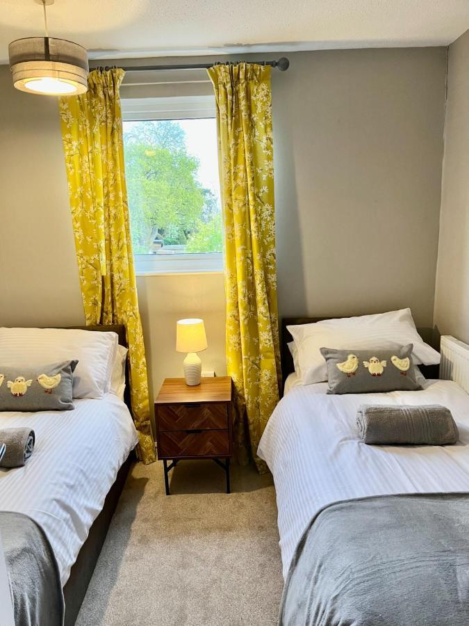 Canada House - Sleeps 6 -3 King Or 6 Single Ideal For Contractors Warrington Luaran gambar