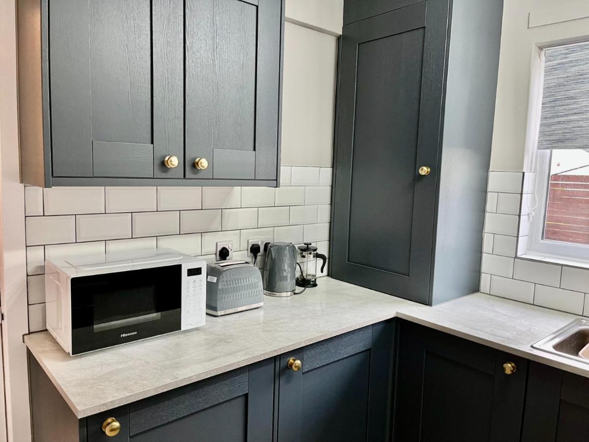 Canada House - Sleeps 6 -3 King Or 6 Single Ideal For Contractors Warrington Luaran gambar