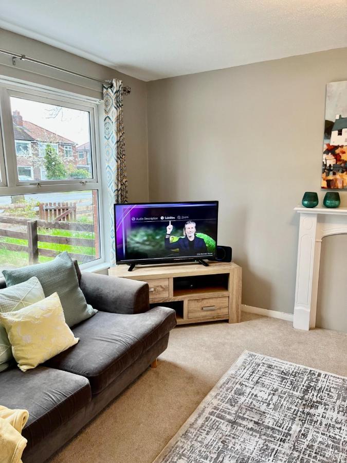 Canada House - Sleeps 6 -3 King Or 6 Single Ideal For Contractors Warrington Luaran gambar