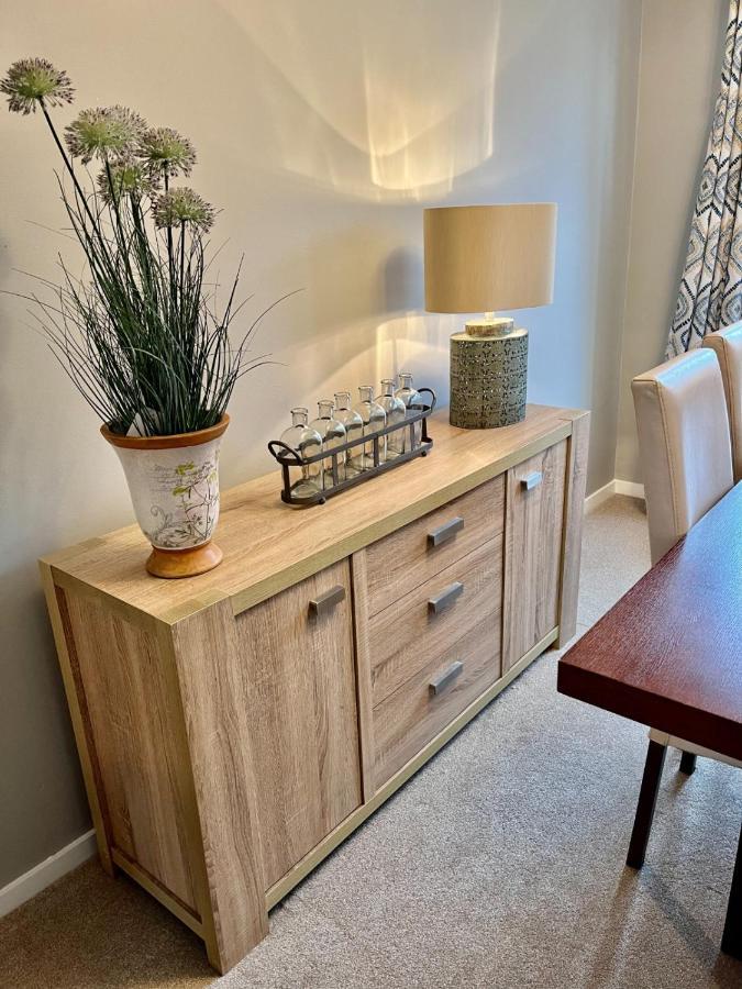 Canada House - Sleeps 6 -3 King Or 6 Single Ideal For Contractors Warrington Luaran gambar